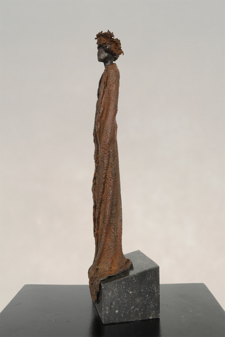 Watchman, kieta nuij sculptures in bronze