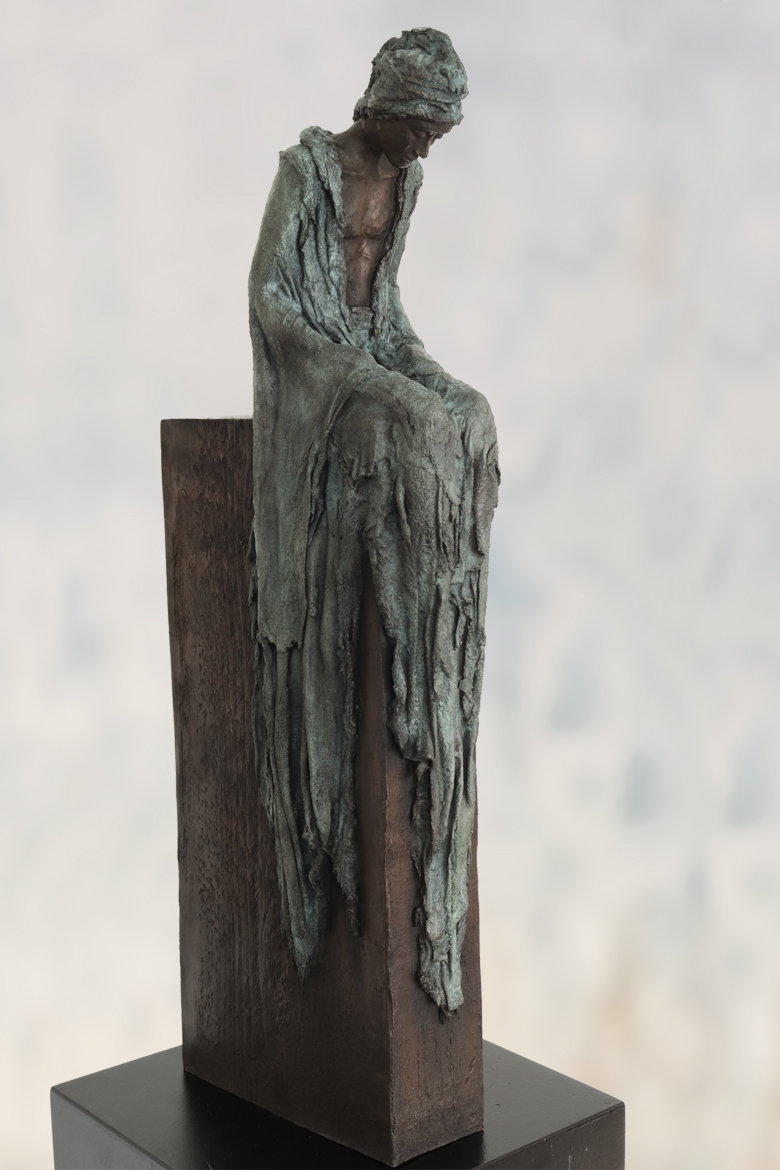 Facing inward, kieta nuij sculptures in bronze