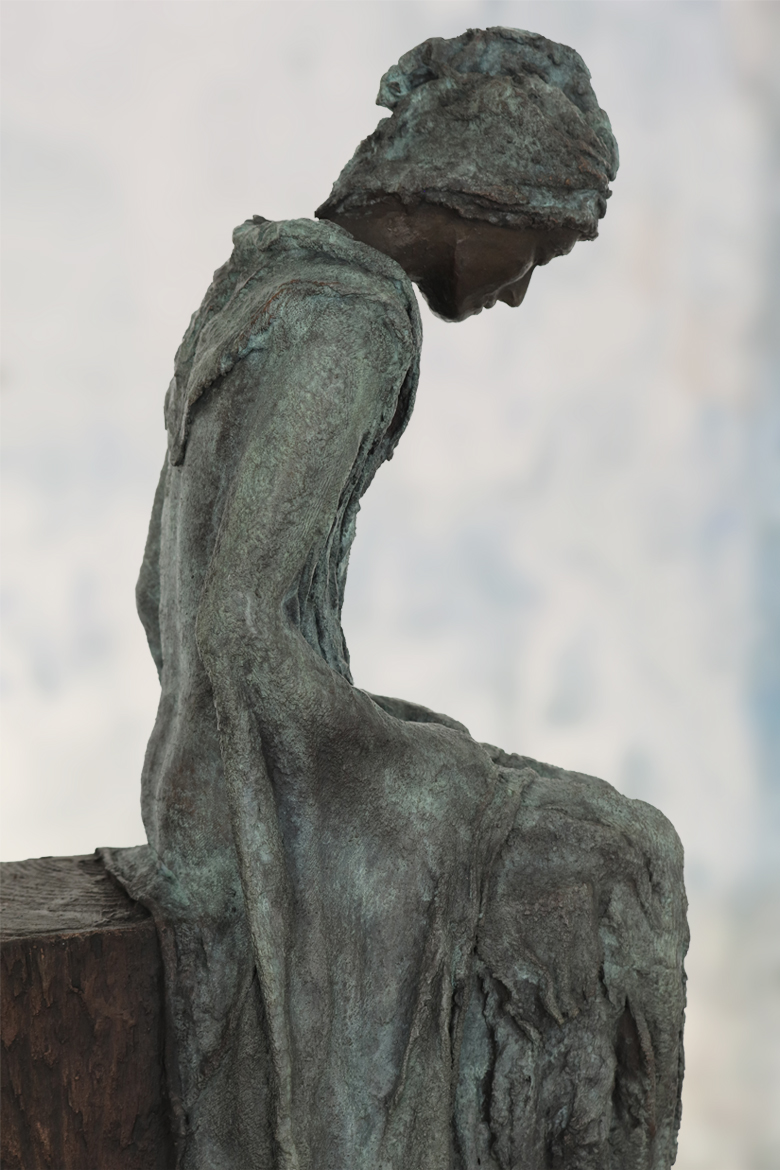 Facing inward, kieta nuij sculptures in bronze