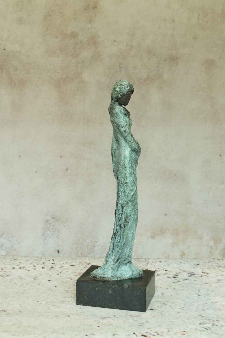 Anna, kieta nuij sculptures in bronze