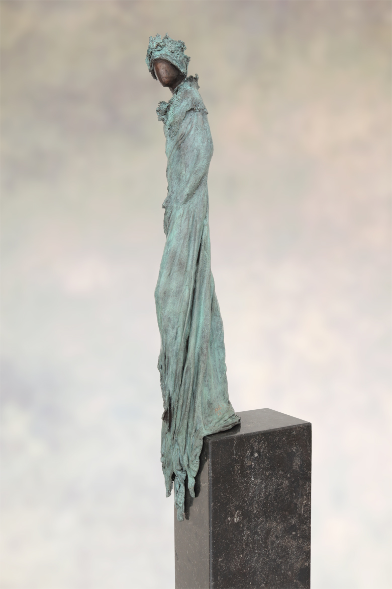 Hesitation (Kieta Nuij sculptures in bronze)