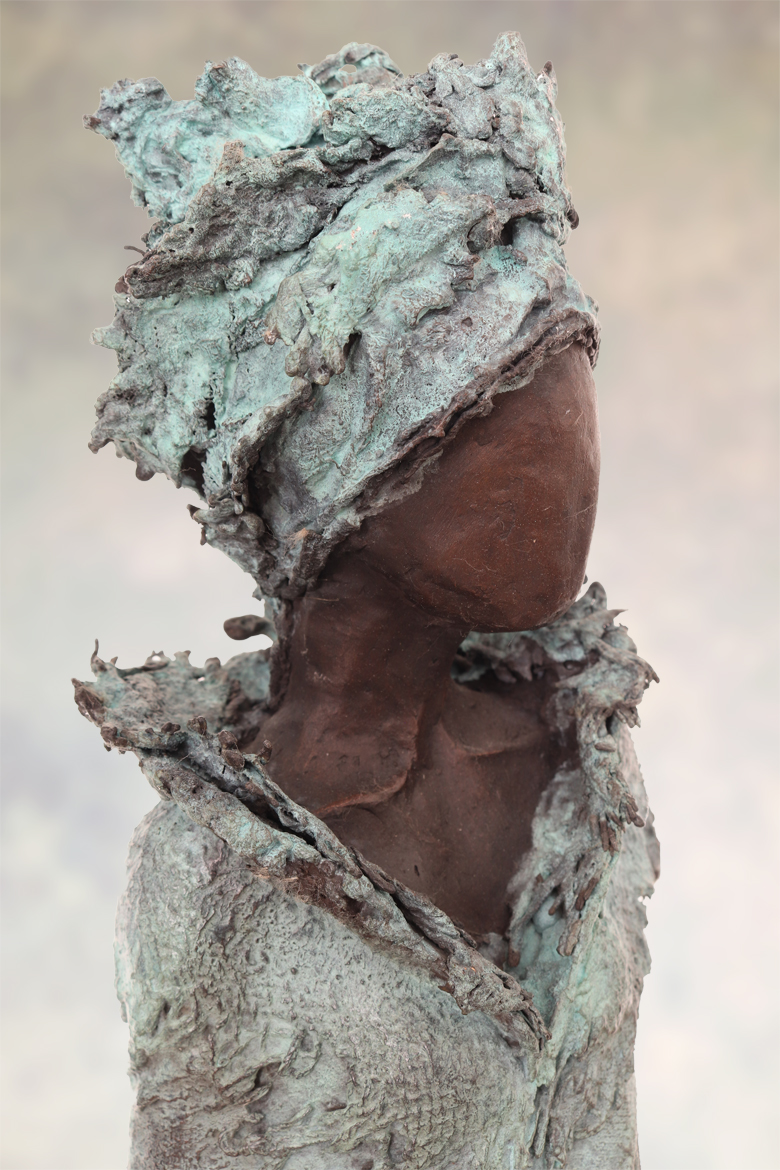 Hesitation (Kieta Nuij sculptures in bronze)