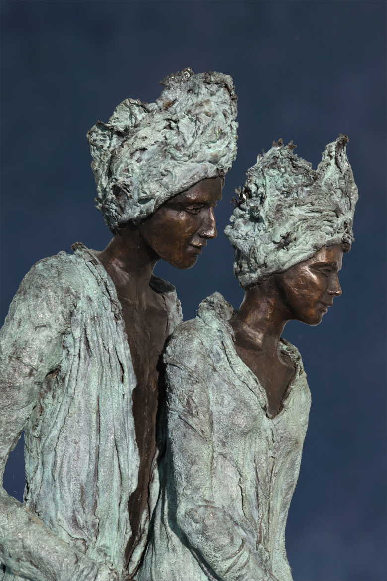 No matter what, kieta nuij sculptures in bronze, detail
