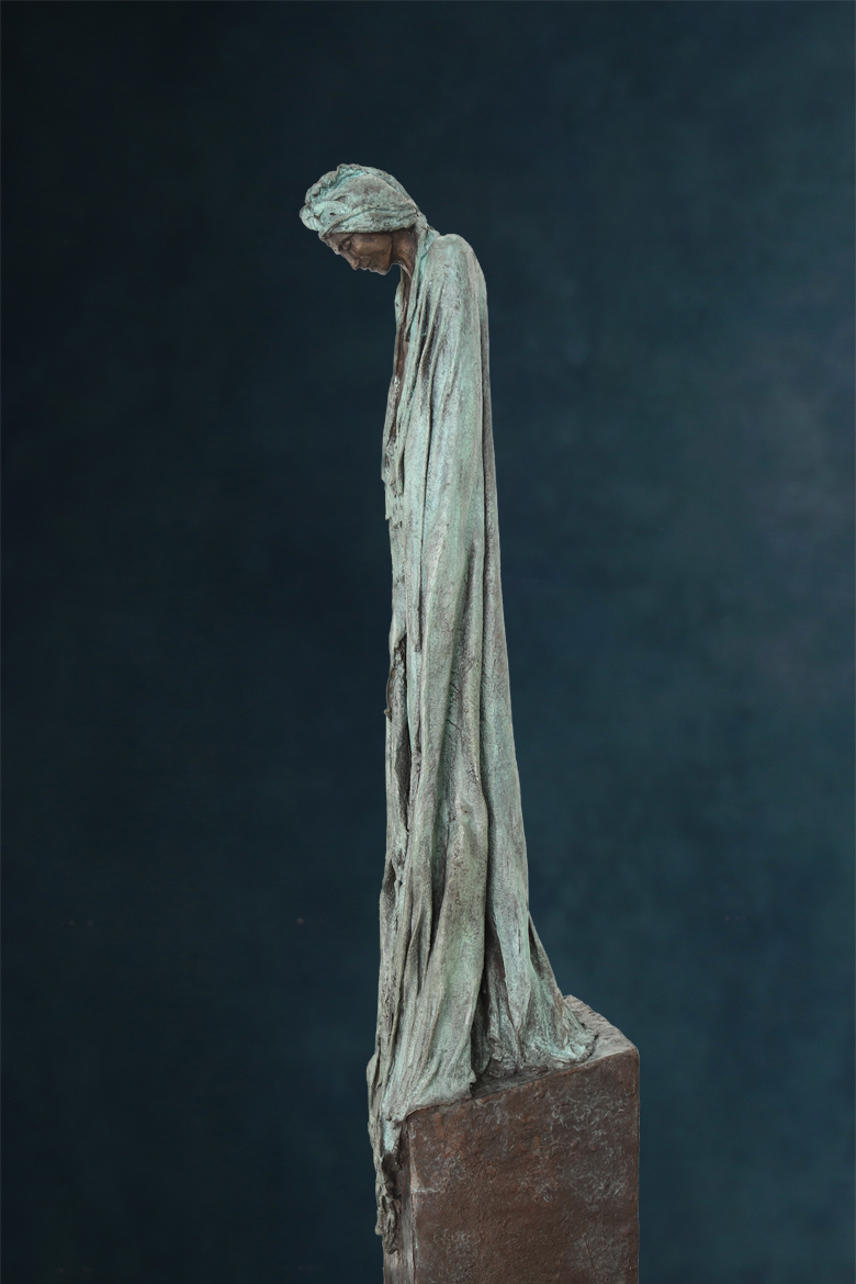 Silence (Kieta Nuij, sculptures in bronze)