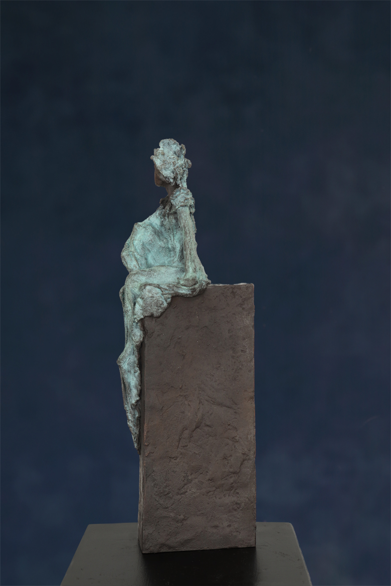 spectator (kieta nuij sculptures in bronze)